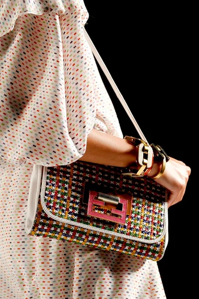 Look 80